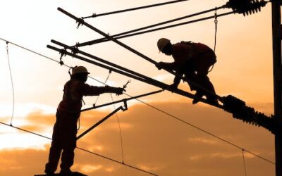 Montaje y Mantenimiento de Redes Eléctricas de Alta Tensión de Segunda y Tercera Categoría y Cen