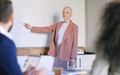 Experto en Comunicación en la Empresa y Presentaciones Eficaces (Online)